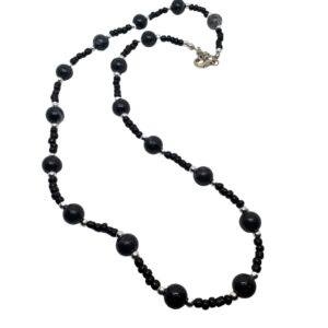 black-glossy-beaded-chain-silver-accents-necklace