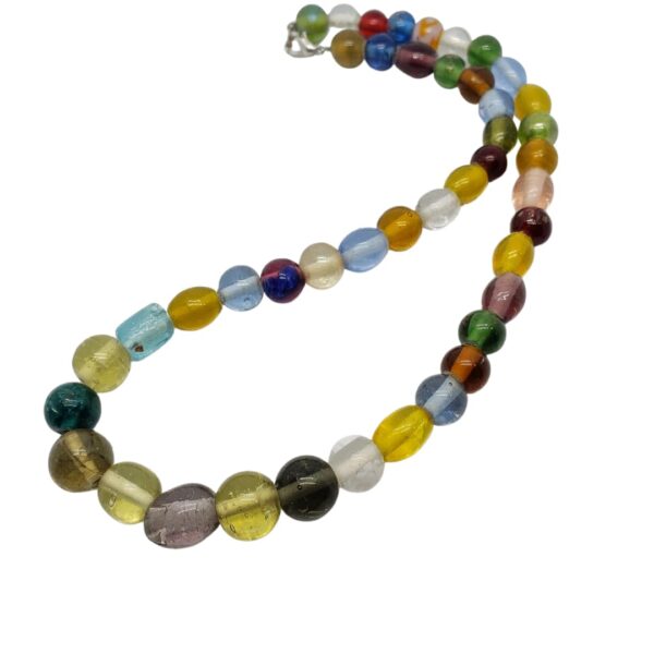 wire-clasp-multicolored-beads-necklace